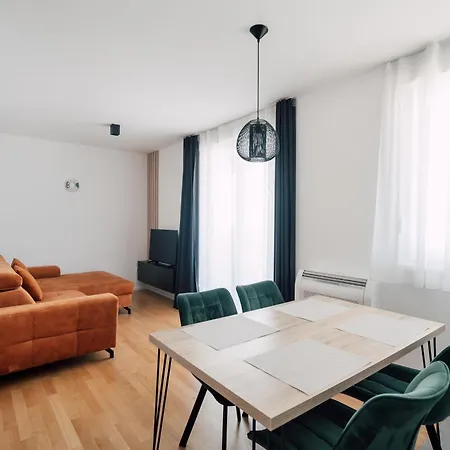 Tesla's Energy Haven Apartment Zadar