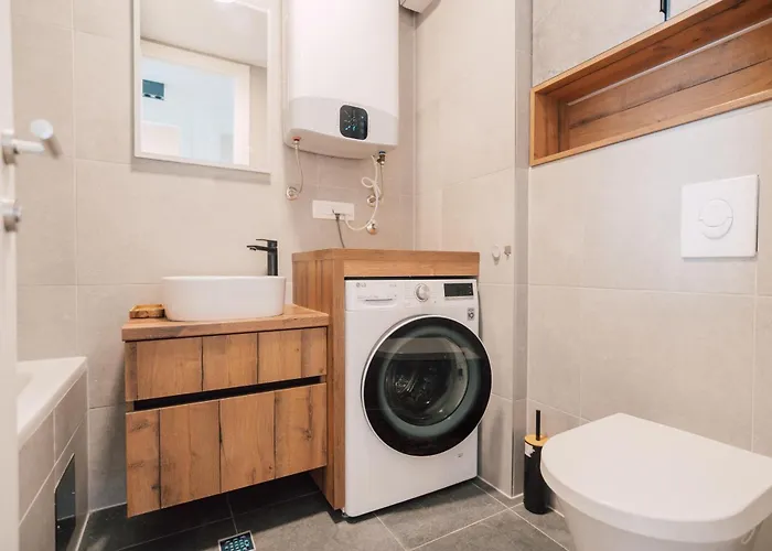 Apartment Tesla's Energy Haven *